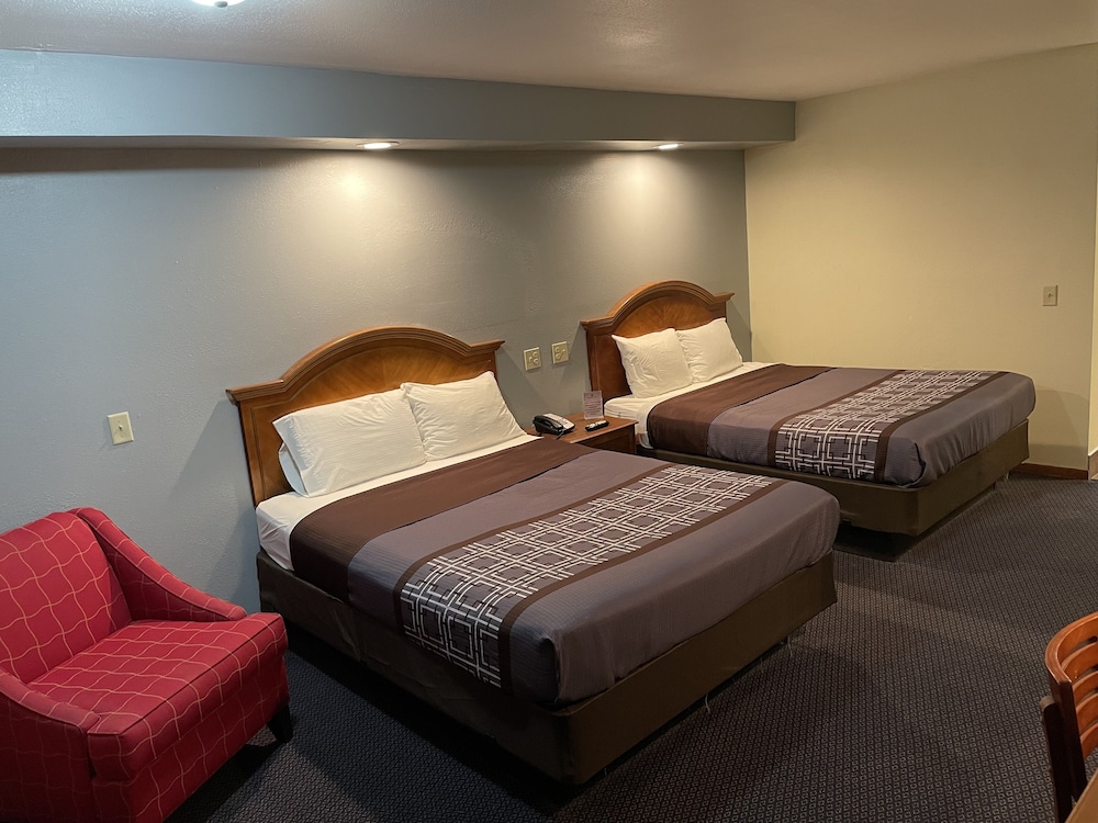 Campus Inn Motel - photo 8