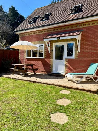 Honey Cottage — 4-Star Luxury Hotel in Totland, United Kingdom