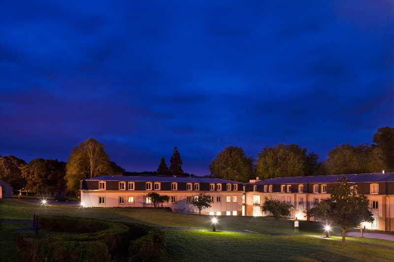 Chateau Saint Just — 4-Star Luxury Hotel in Chantilly, France