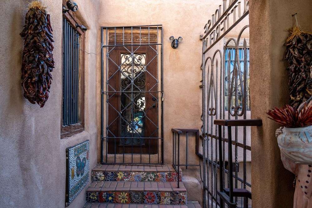 Casita Mariposa by Kokopelli Property Management in Santa Fe, United States