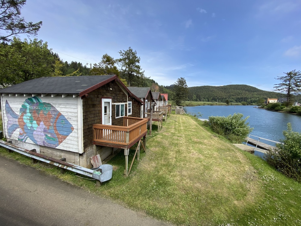 Raines Resort Cabins & RV - photo 101