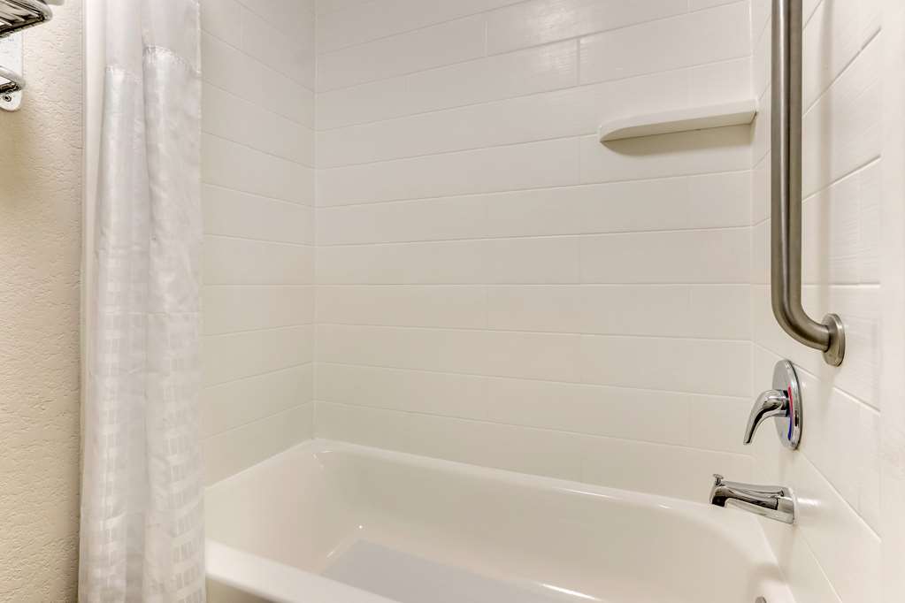 Best Western Plus University Inn & Suites - photo 31