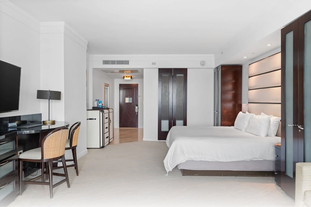 Fontainebleau Miami Beach Private Luxury Suites - photo 65