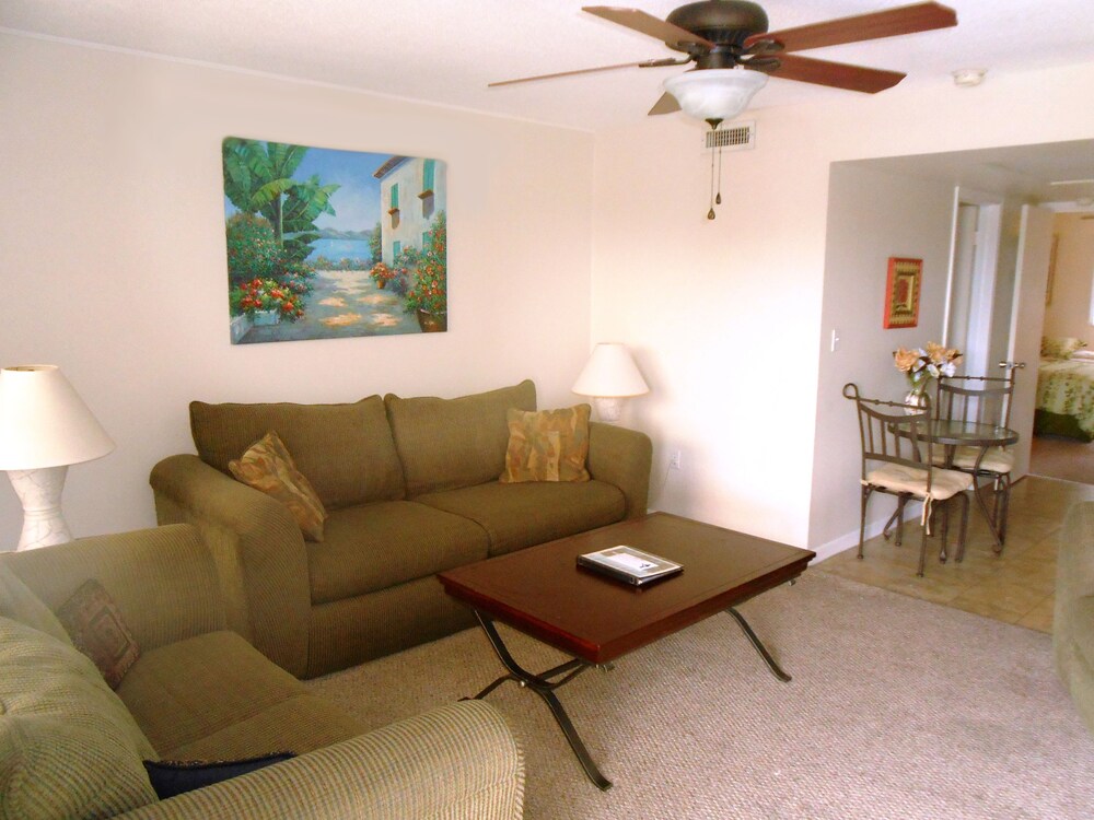 Hideaway Waterfront Resort & Hotel - photo 24