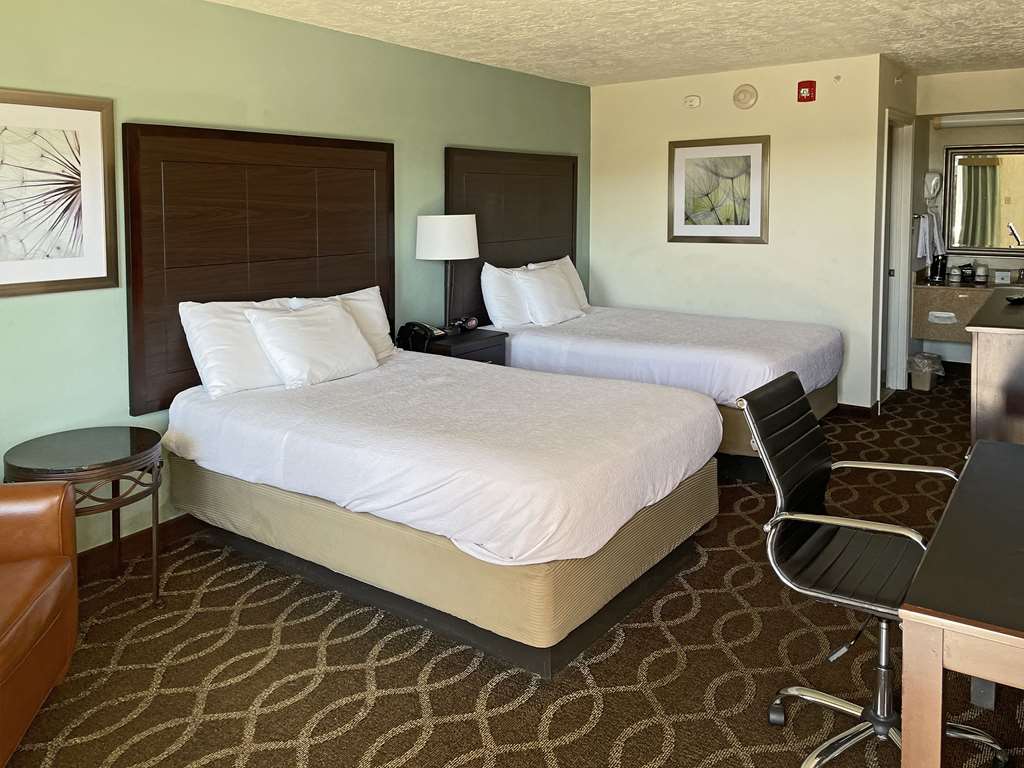 Quality Inn Clinton North - photo 9