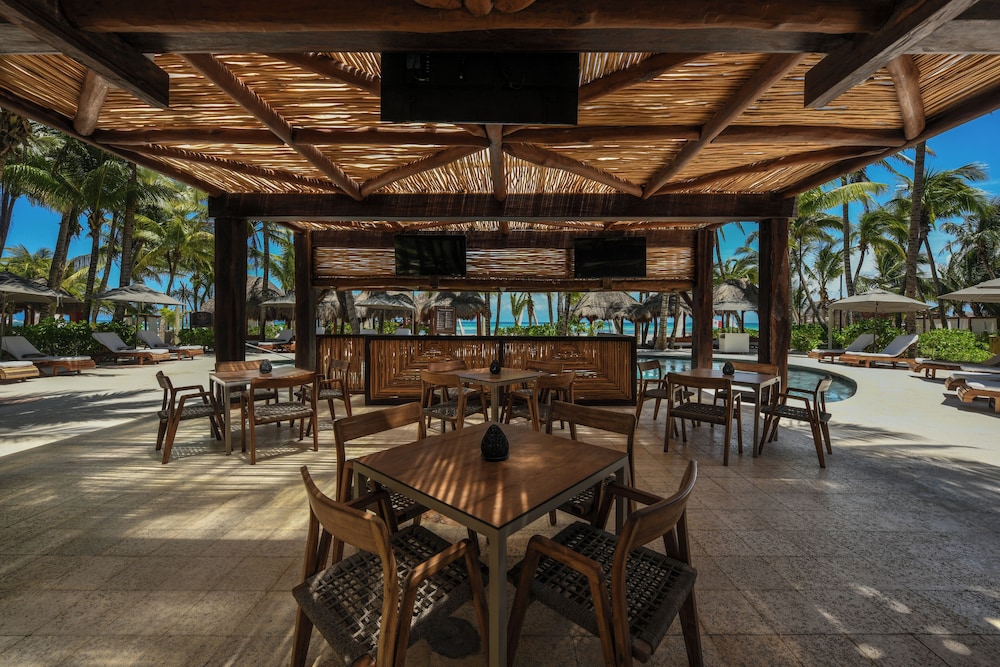 Beach bar