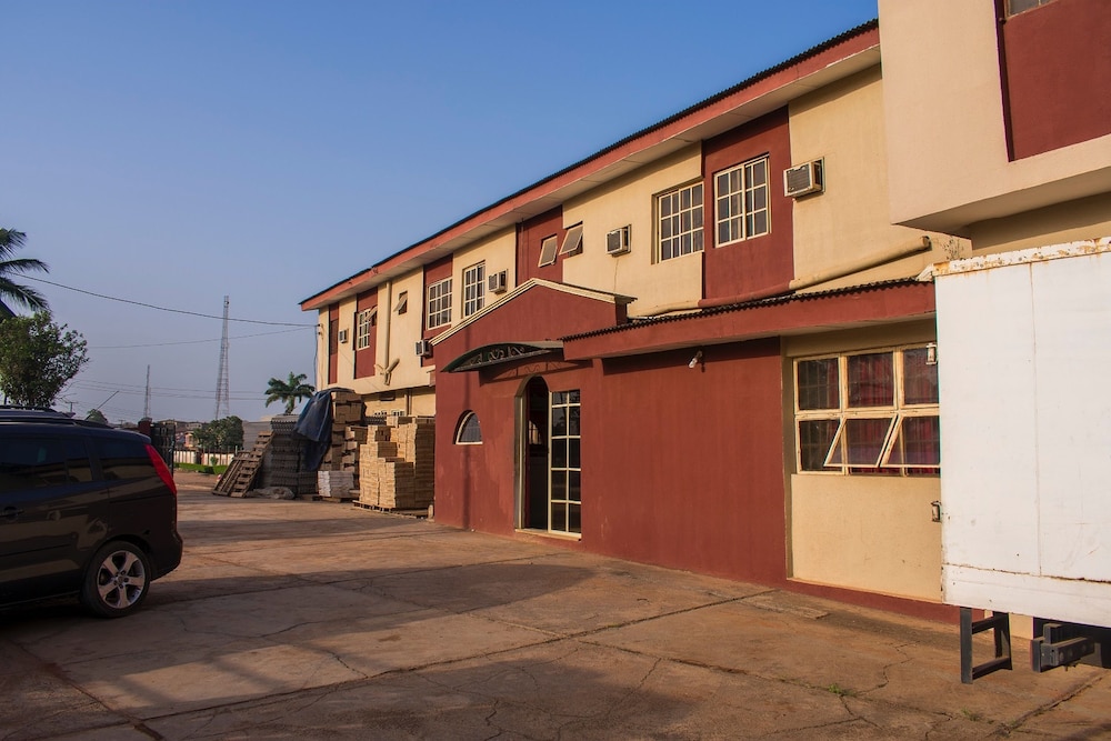 Moye Hotel Sagamu