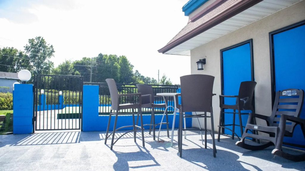 Executive Inn Yanceyville - photo 10