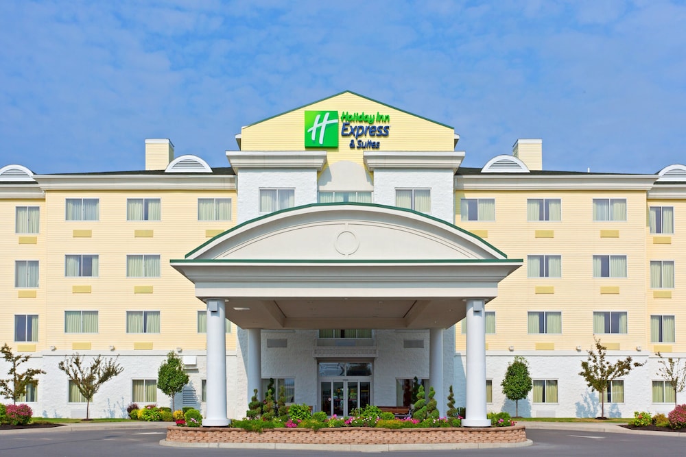 Holiday Inn Express Hotel & Suites Watertown Thousand Island by IHG - photo 42