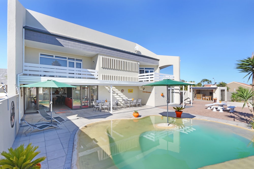 Orange Inn Melkbosstrand — 4-Star Luxury Hotel in Cape Town, South Africa