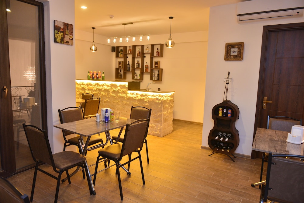 Hotel Lounge