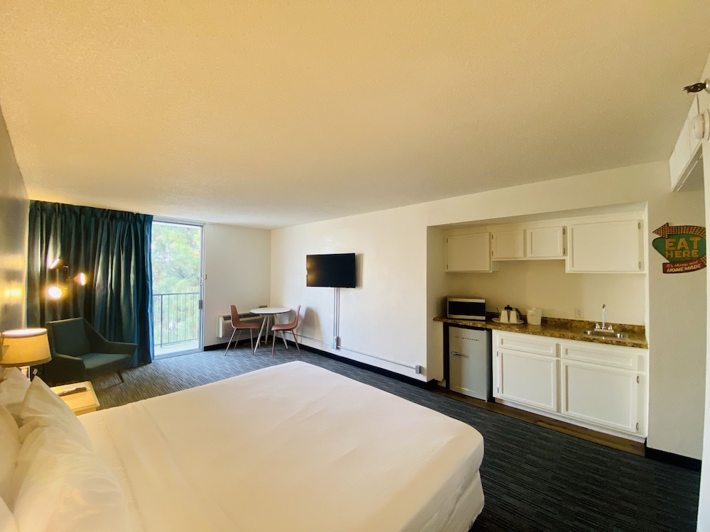 Glendale Express Hotel Los Angeles - photo 19