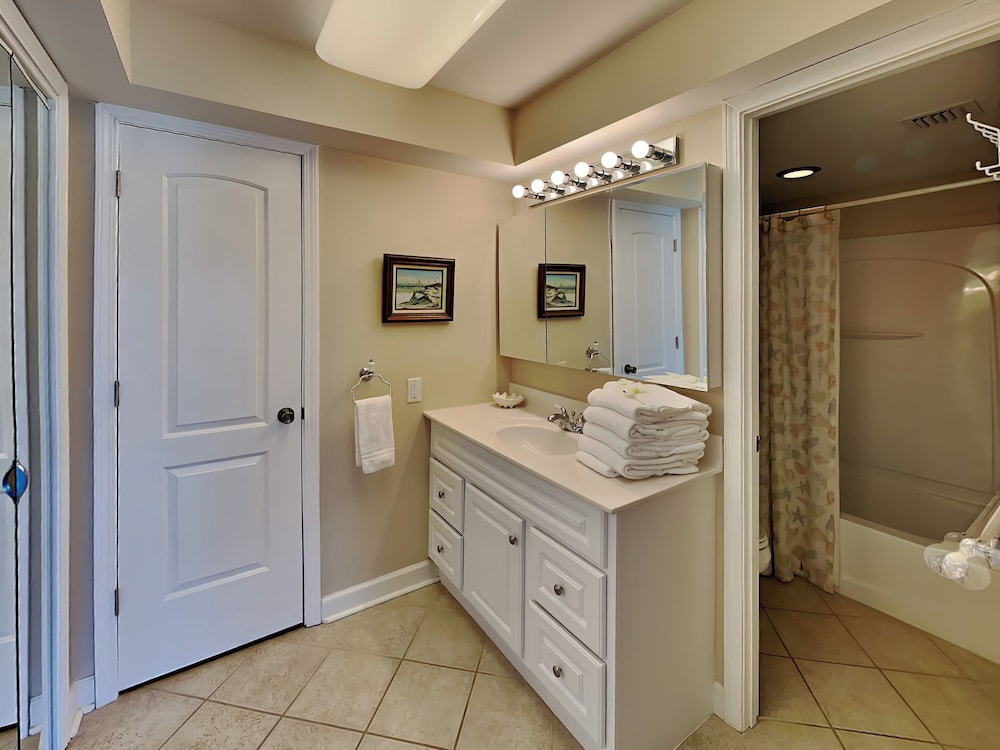 Regency Towers by Southern Vacation Rentals - photo 352