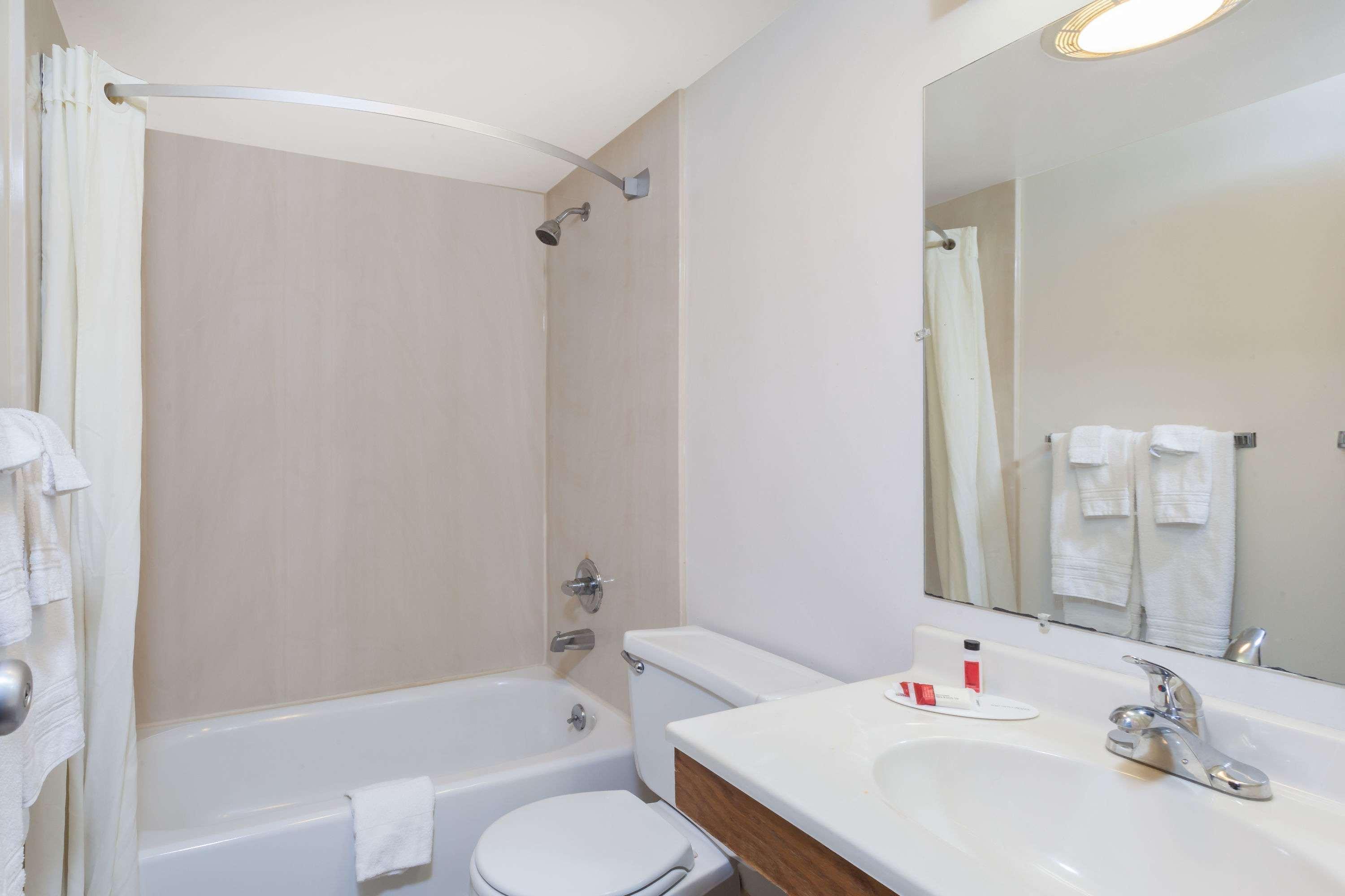 Super 8 by Wyndham Harrisburg Hershey West - photo 20