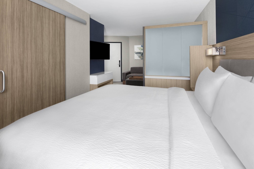 SpringHill Suites by Marriott East Rutherford Meadowlands Carlstadt - photo 13