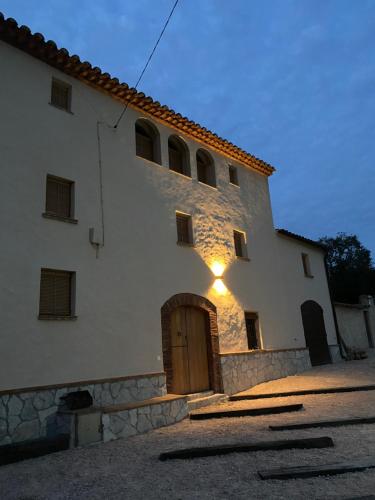 Masia Ca la Jepa - carbon neutral hotel in Juncosa