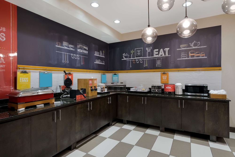 Hampton Inn Marshall - photo 27