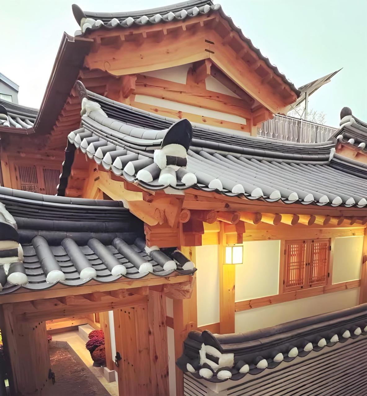 Numaru Stay Luxury Private Hanoks in Seochon Seoul — 4-Star Luxury Hotel in Seoul, South Korea