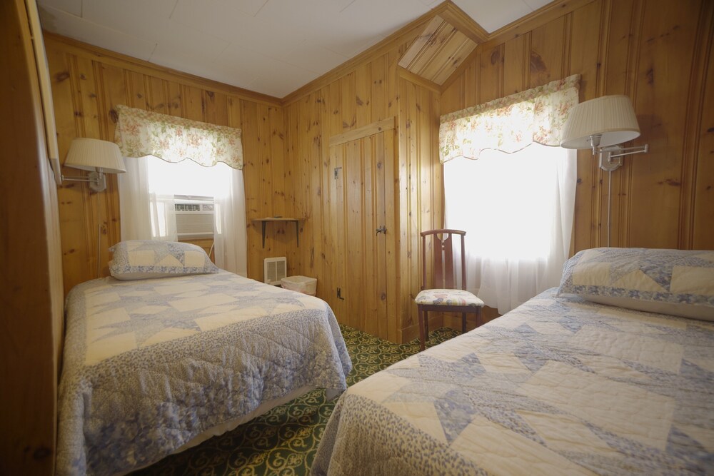 Betty Doon Hotel - photo 92