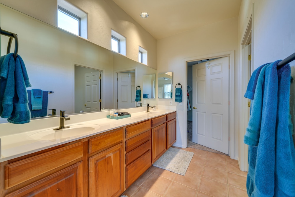 Scottsdale Condo w Balcony & Resort Amenities - photo 7