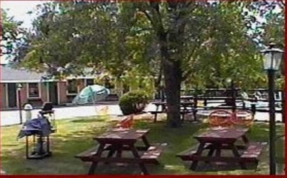 Tallwood Motel Wells - photo 38