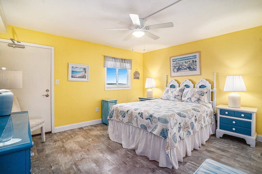 1001 Waters Edge Resort 3 Bedroom Condo by RedAwning - photo 4