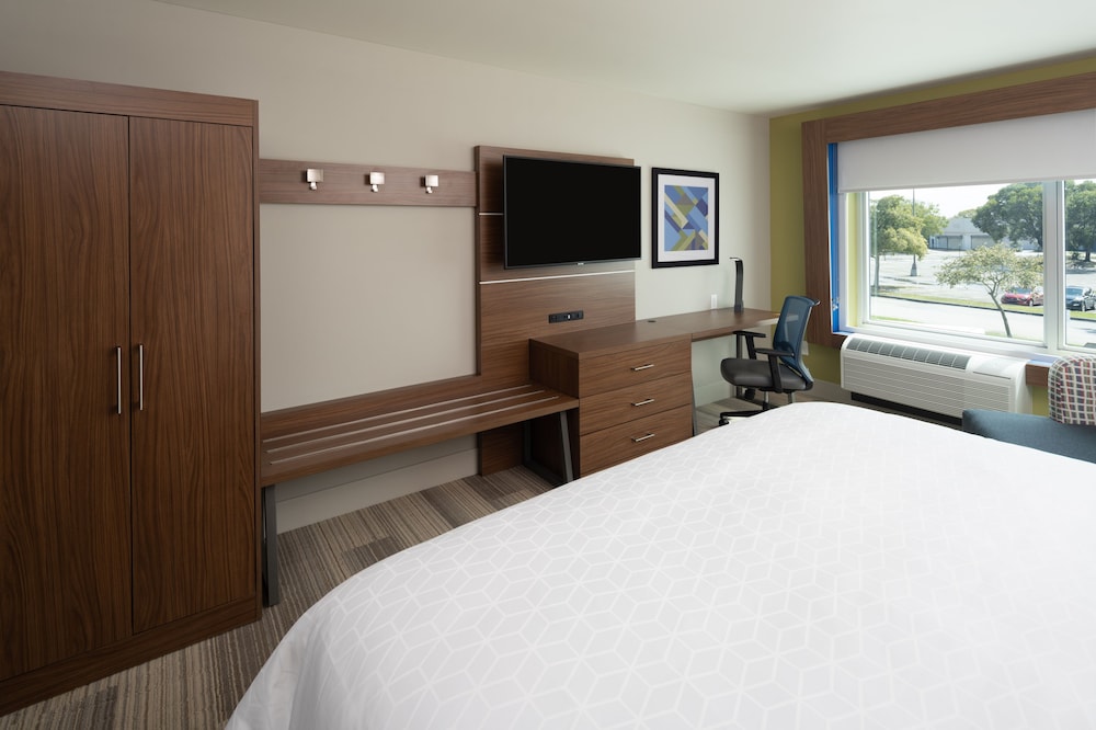 Holiday Inn Express Doral Miami by IHG - photo 10
