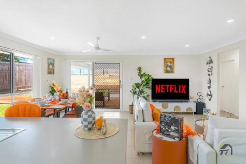Universal Movie World Close to Everything - last minute hotel in Pimpama