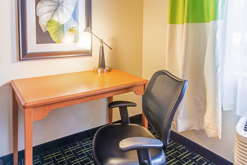 Fairfield Inn & Suites Fargo - photo 7