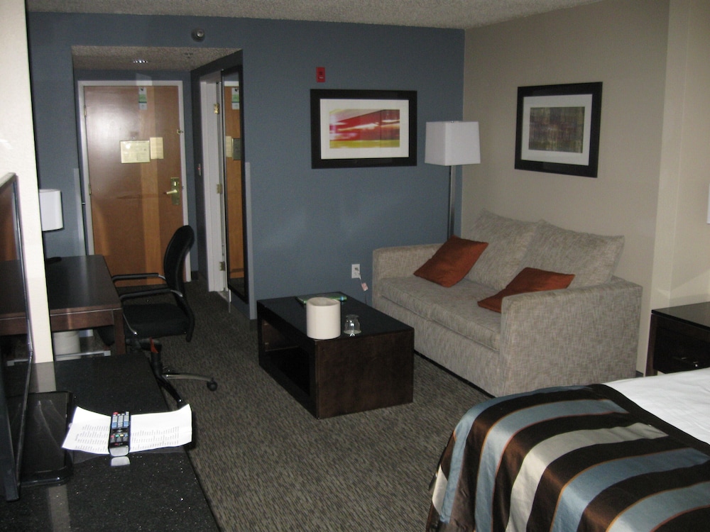 Wingate by Wyndham Fargo - photo 18