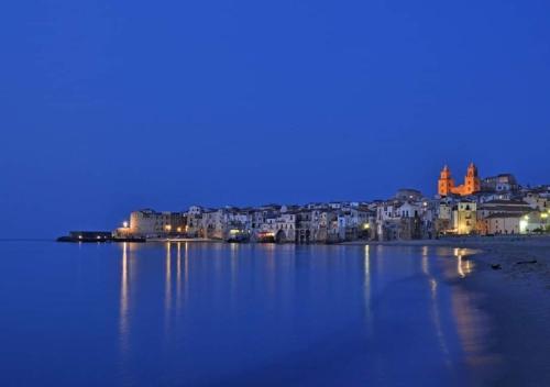Appartamento Charles — 4-Star Luxury Hotel in Cefalu, Italy