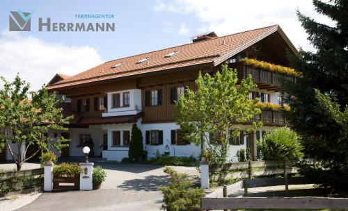 Landhaus Leu n Uhl — 4-Star Luxury Hotel in Fuessen, Germany