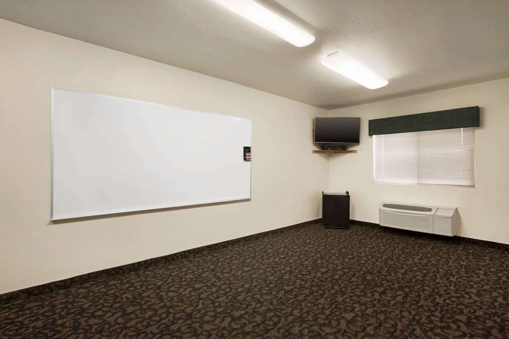 Travelodge by Wyndham Pecos - photo 13