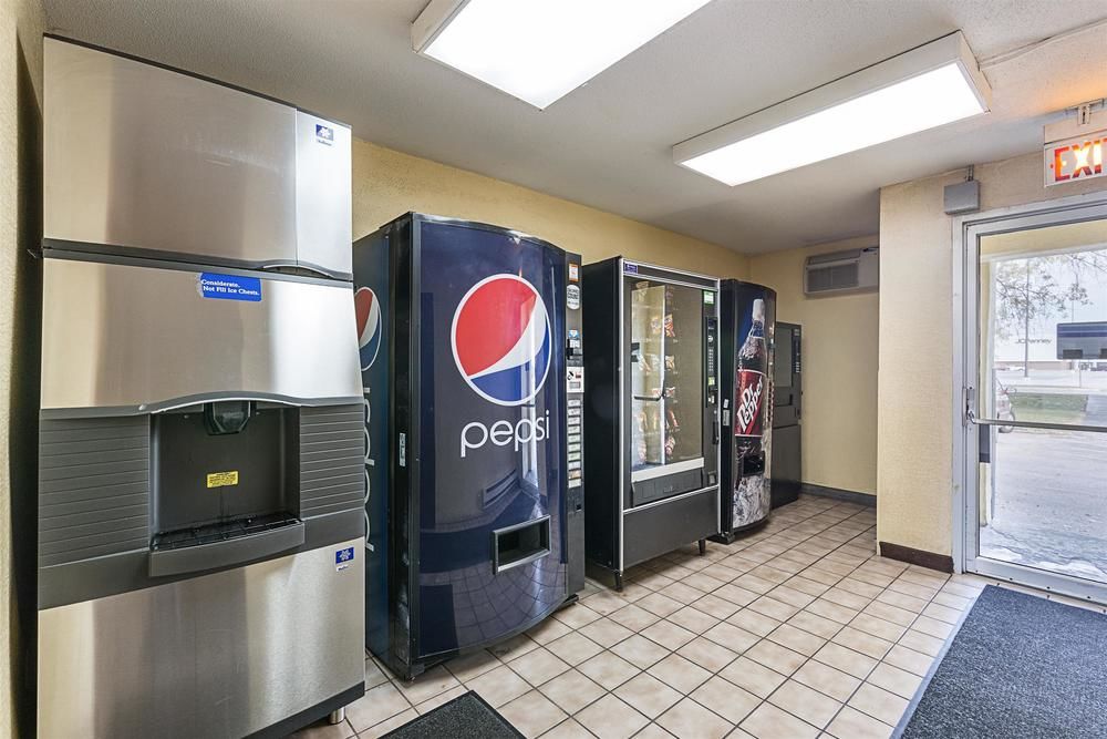 Motel 6 Moline - photo 49