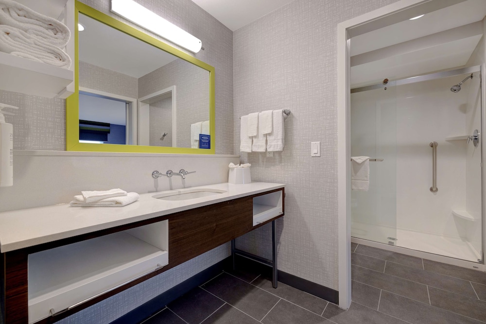 Hampton Inn & Suites by Hilton Marina - photo 30