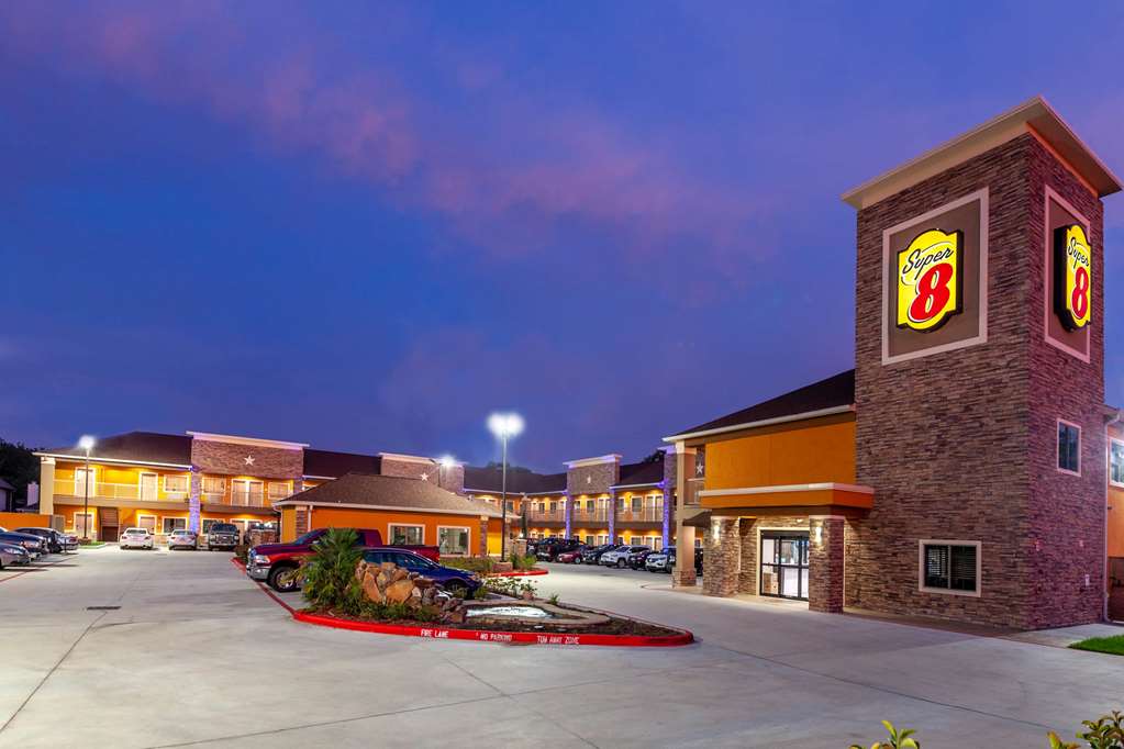 Super 8 by Wyndham Houston Northwest Cypress - photo 2