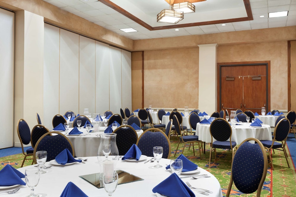DoubleTree by Hilton Corpus Christi Beachfront - photo 46