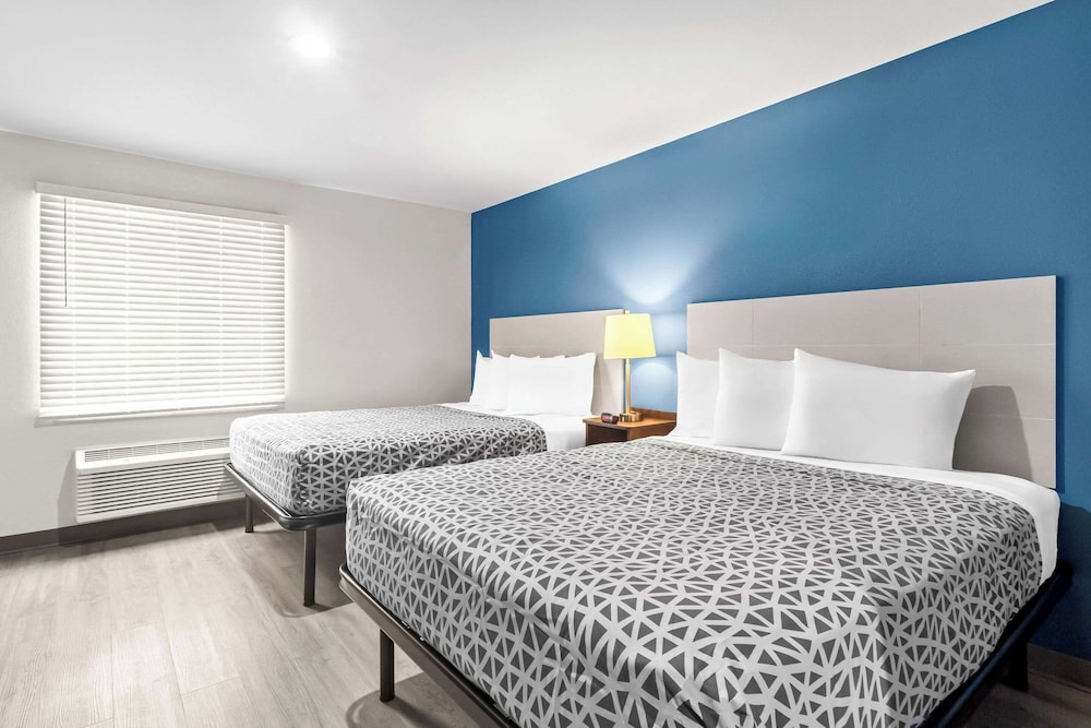 WoodSpring Suites South Houston Hobby - photo 29