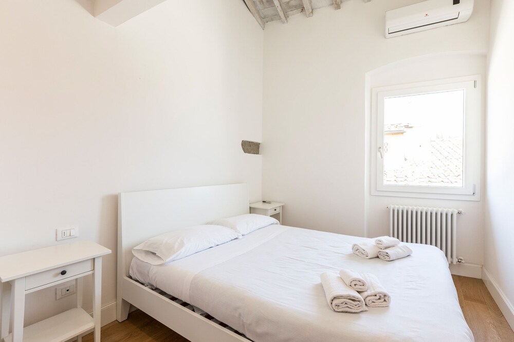 Romana 100 — Florence — photo 4