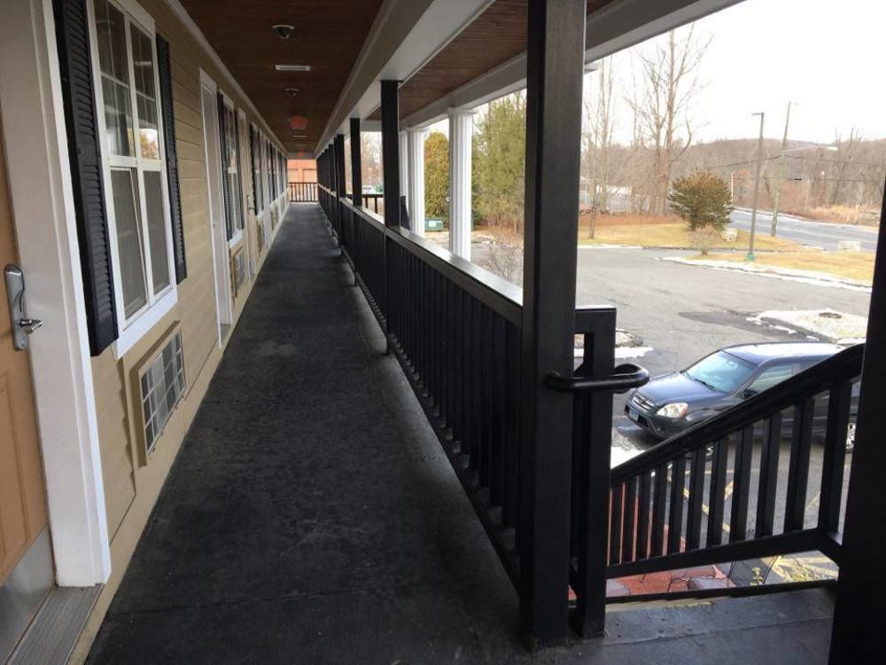 Newbury Inn — Brookfield — photo 2