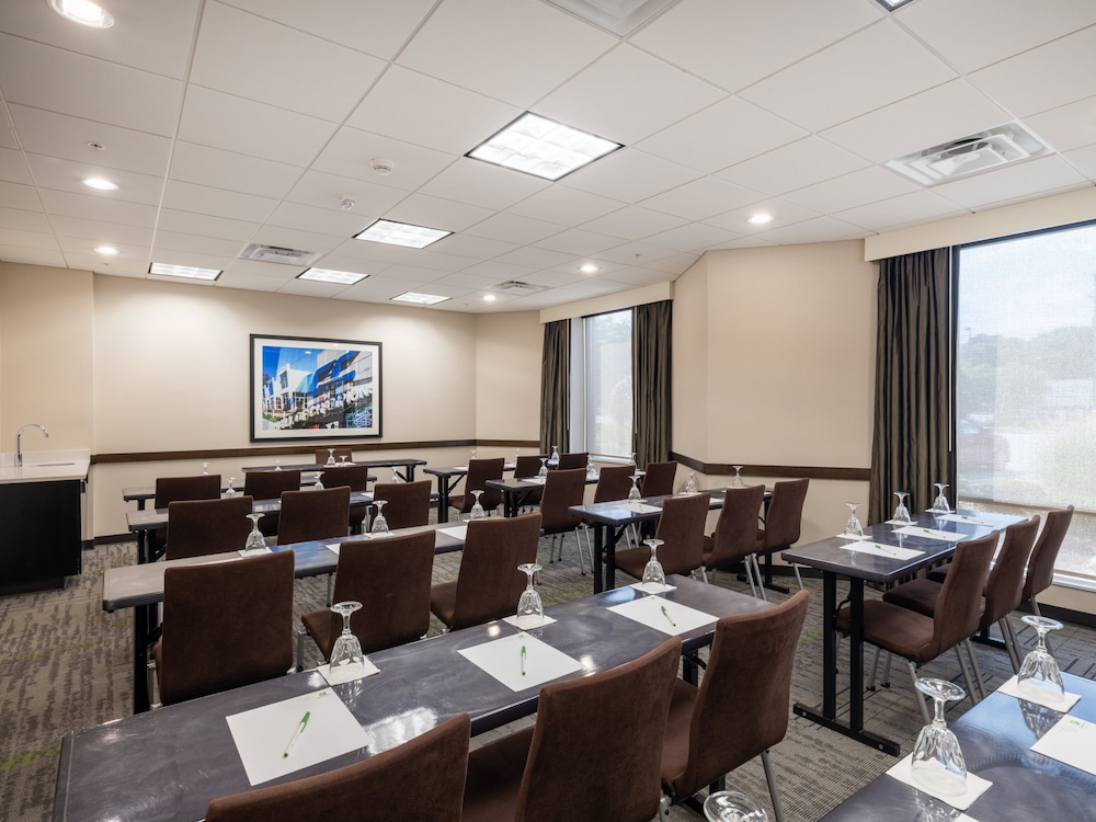 Holiday Inn Greensboro Coliseum by IHG - photo 25