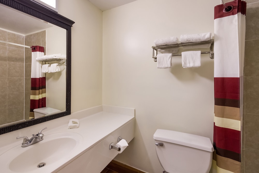 Red Roof Inn Crestview - photo 16