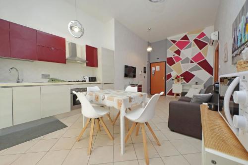 Brunelleschi House Fiumicino Rome Airport and Fiera Roma 1 Train Stop — 4-Star Luxury Hotel in Fiumicino-Isola Sacra, Italy