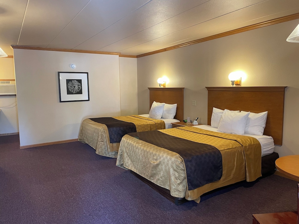 Amber's Inn & Suites - photo 19