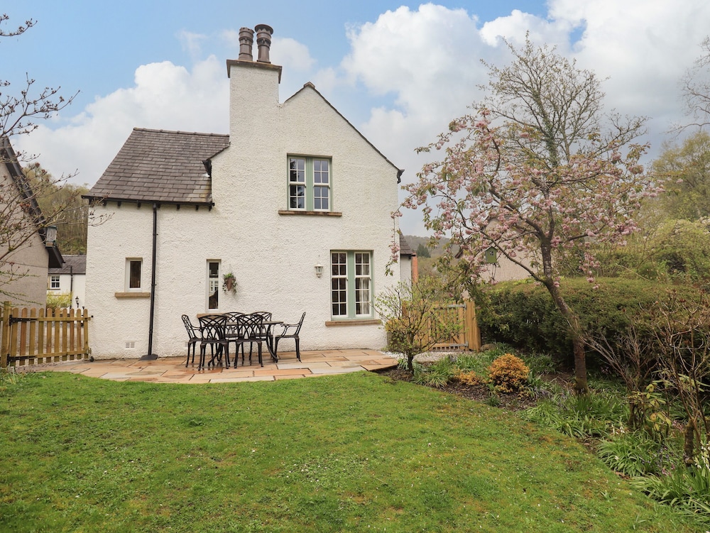 The Old Post House at Low Stott Park — 4-Star Luxury Hotel in Ulverston, United Kingdom