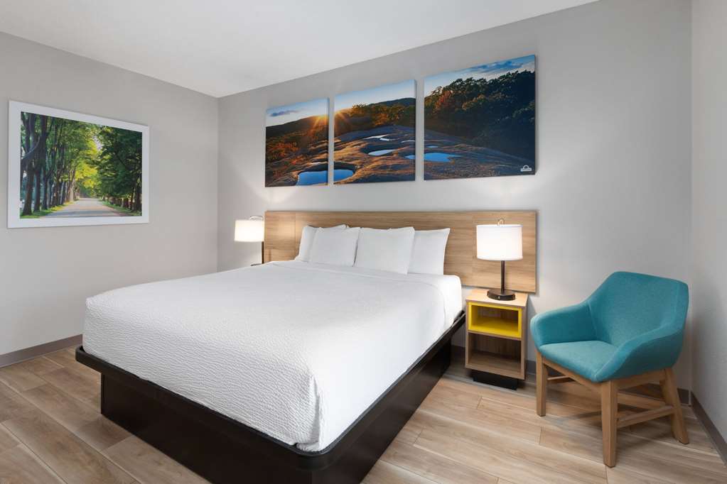 Days Inn by Wyndham Hutchinson - photo 14