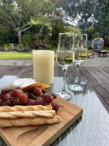 Willow & Waves Huge outdoor space & Full kitchen - last minute hotel in Unknown City