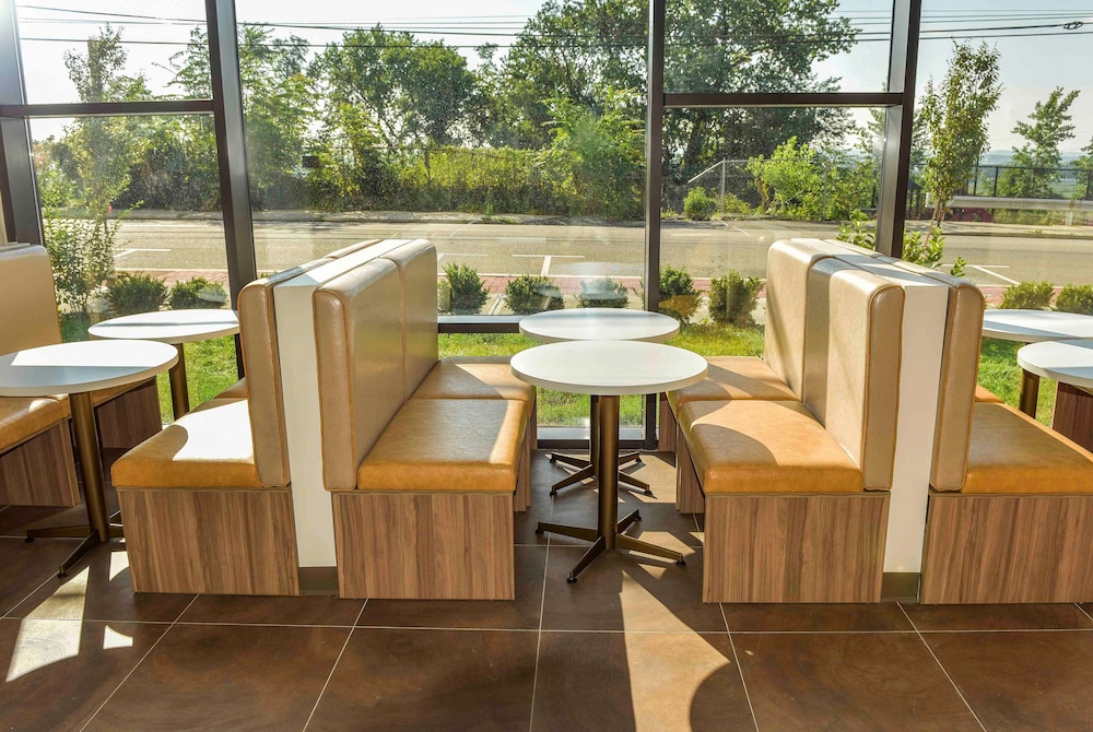Wyndham Garden North Bergen Near Secaucus - photo 291