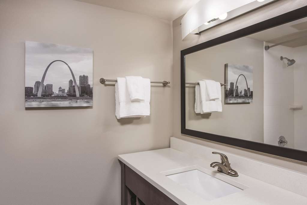 La Quinta Inn & Suites by Wyndham Festus St. Louis South - photo 12