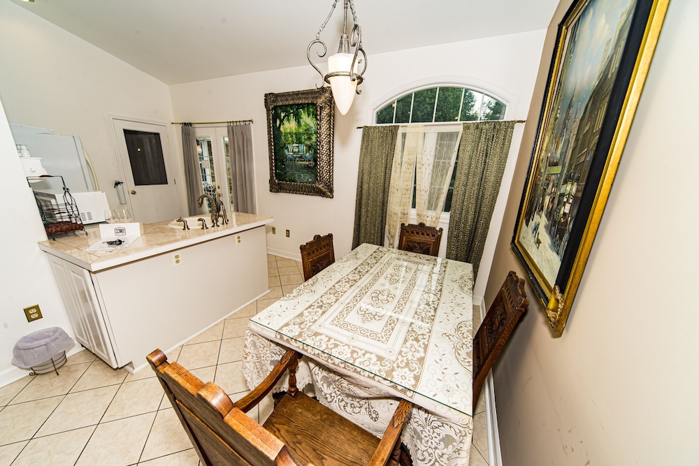 Stone Manor Boutique Inn - photo 21